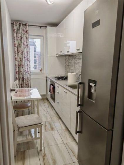 Inchiriez apartament 2 camere, decomandat, mobilat si utilat complet,