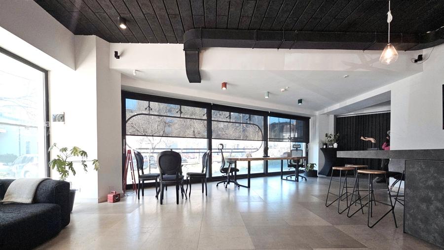 Comercial Premium | Showroom | Ultracentral | Corneliu Coposu