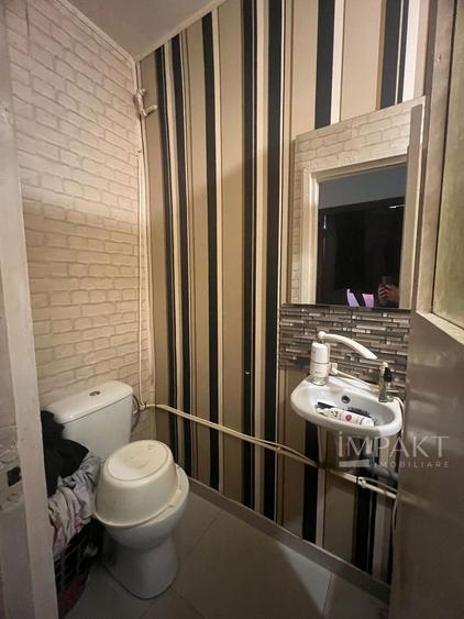Apartament cu 3 camere decomandate in zona Primaverii