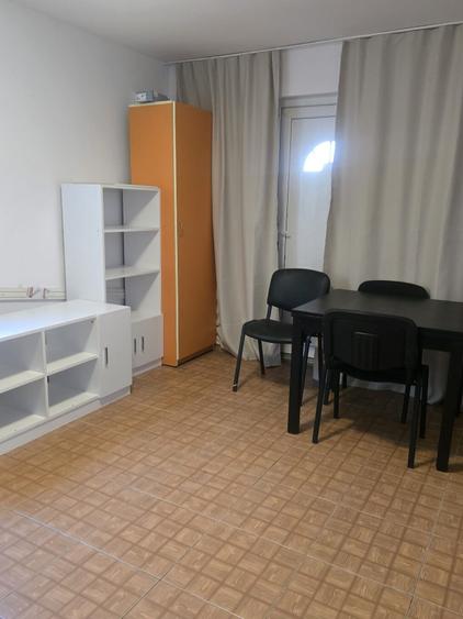 Apartament de inchiriat 3 camere zona Centru-Arcu