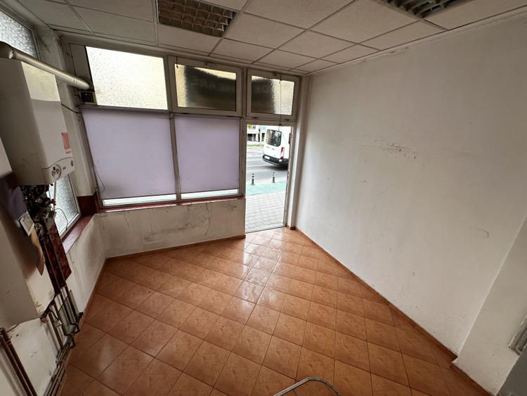 OKAZIE ! Spatiu Comercial 68 mp. Bulevard cu Vad Comercial Vanzare CETATE Piata