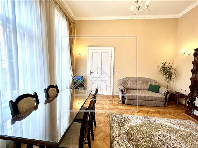 Apartament cu 2 camere, dotari de LUX, Ultracentral, etaj 1