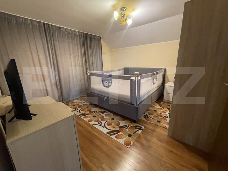 Casă cu 4 dormitoare, 280 mp, garaj, teren 500 mp