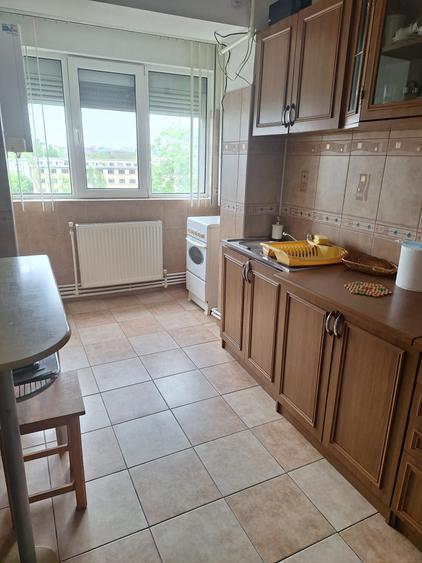 Abator, Sos. Mangaliei, 2 decomandate, 52 mp, mobilat si utilat, gaze, 370 Euro