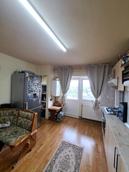 Apartament 3 camere de vânzare – Târgoviște, Micro 11 (în spatele Tribunalului