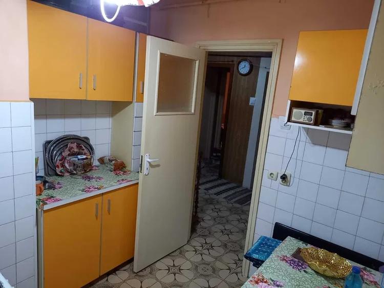 De vanzare apartament cu 4 camere in Tudor