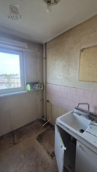Garsoniera De renovat- An 1978 - Metrou - Costin Georgian