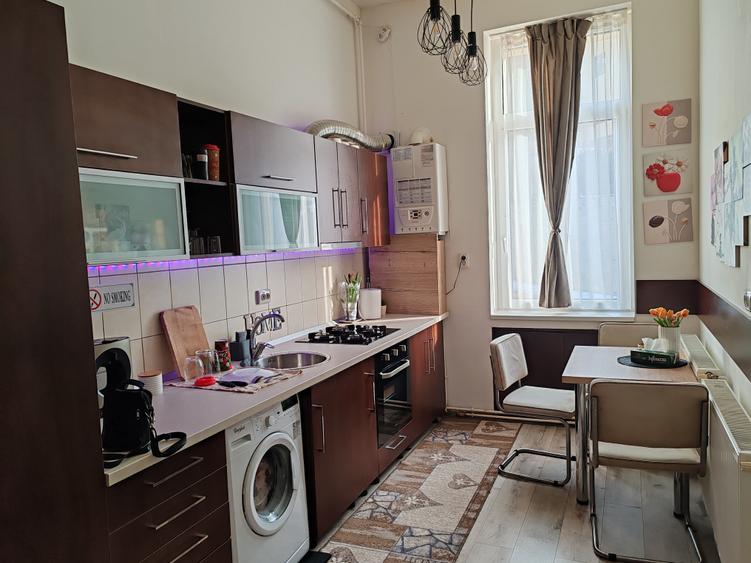 Garsoniera renovata, modificata zona Central