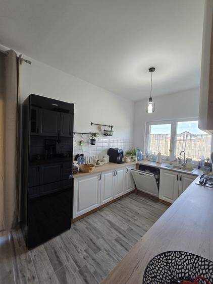 Duplex pe parter, mobilat și utilat complet, teren 300 mp – Bucovăț
