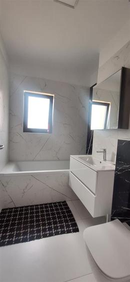 3 camere l 2 bai l Parcare l Balcon l Floresti