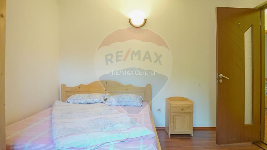 Casă de vacanță cu 9 camere de vânzare Moieciu de Jos - 10