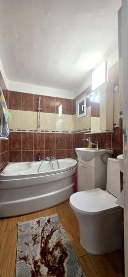 EXCLUSIV ! DORALLY MALL 2 CAMERE DECOMANDAT 54 MP. PRET 81.500 EURO
