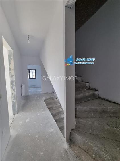 Vanzare casa de tip Duplex cu 370 mp de teren situat la Str Margelelor - 21
