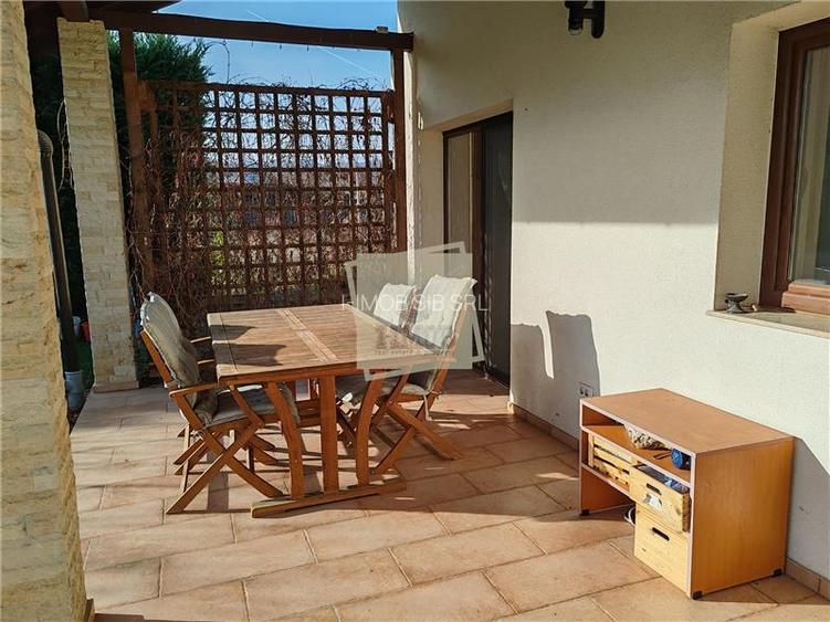 Casa moderna 3 camere 2 bai teren 790mp zona Cetate - 9