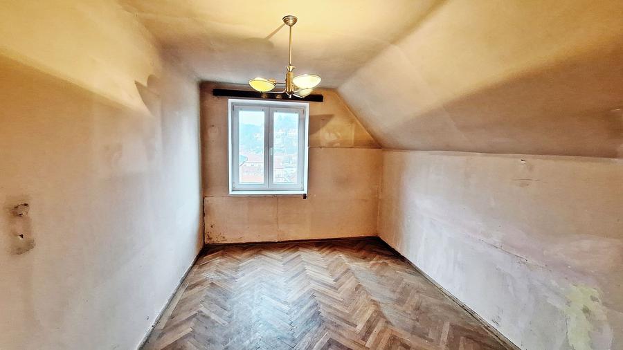 Apartament 2 camere in vila la poalele Tampei, 105000 euro