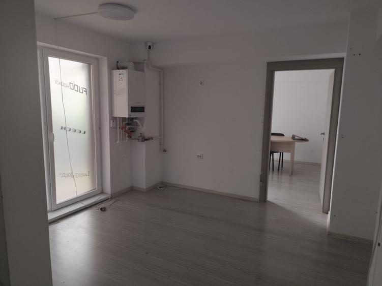 Titan- 120mp parter de bloc open space ideal market,showroom etc.