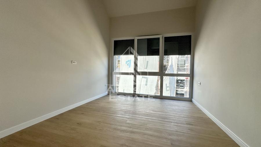 Apartament pe 2 niveluri, 82 mp utili, Complexul Studentesc