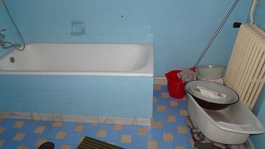 Vand apartament cu 4 camere cu garaj si beci in duplex in Deva,