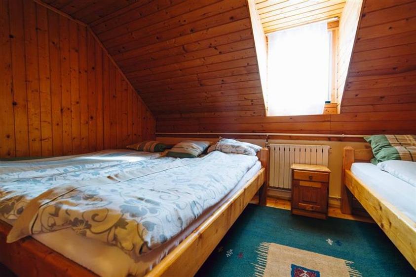 Pensiune si casa de oaspeti la pasul Bucin (Pensiunea Kamilla)