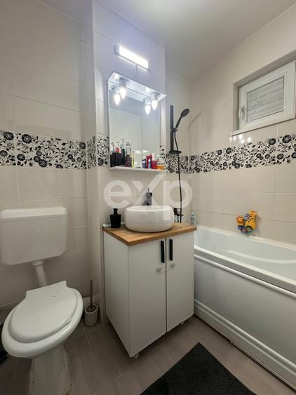 Apartament decomandat cu 3 camere, renovat recent, centrală proprie
