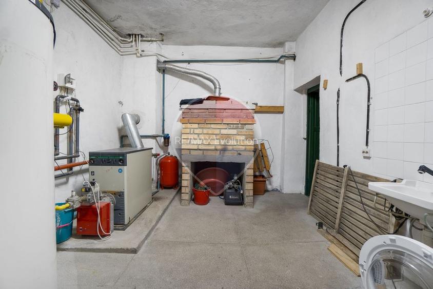 Casă de Vacanta/ Familie/ cu Poveste-Azuga/ Piscina interioara!