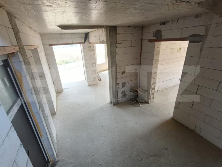 Casă la roșu 182 mp utili – 4 dormitoare + teren 438 mp, zona Orizont