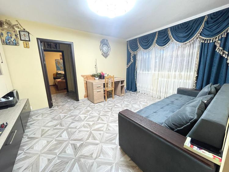 Apartament 2 camere-52 mp-etaj 1-Podul de Piatra