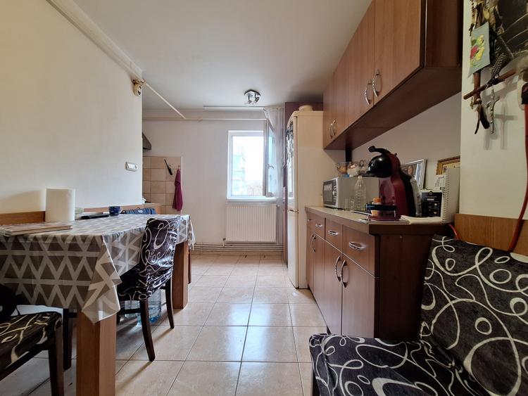 Confort si locatie excelenta -3 camere-etaj 2-zona Lipovei-gata de mutat