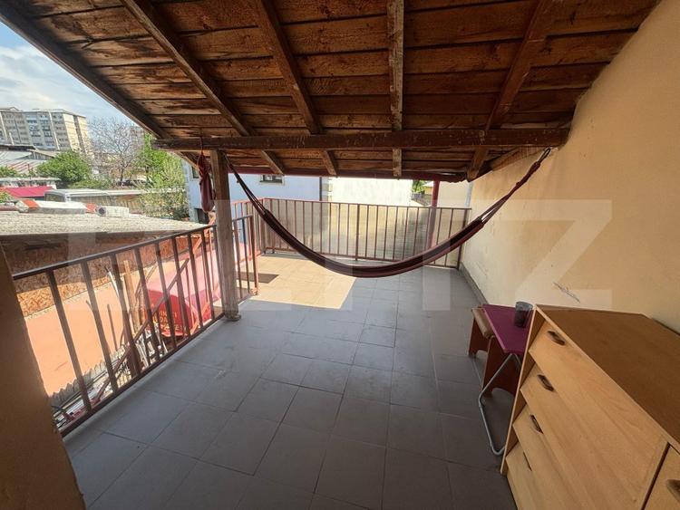 Casa de vanzare cu 5 camere, 200 mp, zona Micro 3