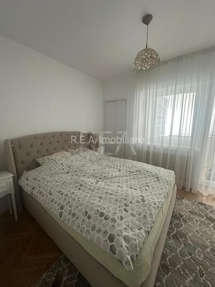 Apartament 3 camere Sala Palatului +pod , aporape de metrou - 3