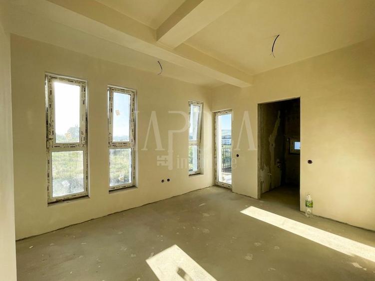 Casa 4 camere de vanzare in Floresti