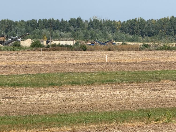 Vand teren autostrada Bucurest Pitesti A1 30000 mp (3ha) cu deschidere la A1