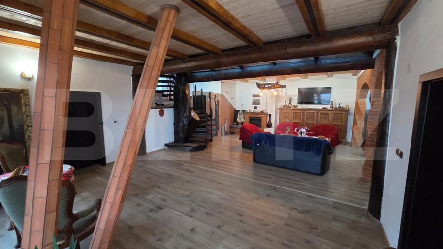 Casă de vânzare, 271 mp, zona Oiejdea