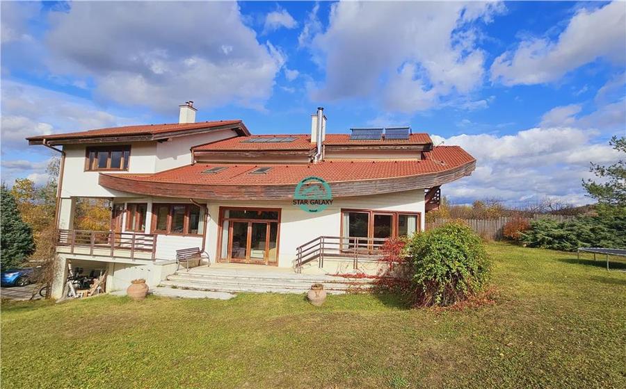 Vand casa de 380 mp, cu teren de 3500 mp in Sangeorgiu de Mures