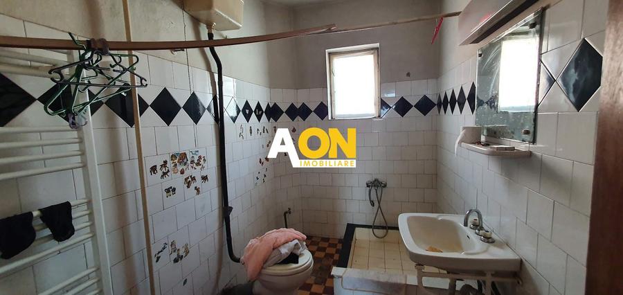 Casa cu 5 camere, 768 mp teren, Cetate