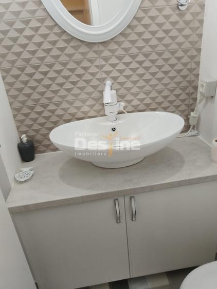 Vă oferim spre inchiriere apatrament 3 camere decomandat