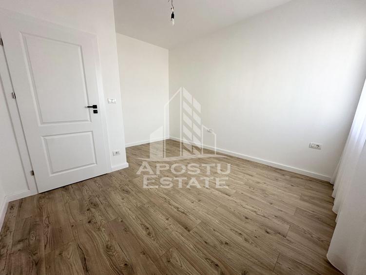 Duplex cu 5 camere si 3 bai, 300mp teren complet finisat in Giroc.