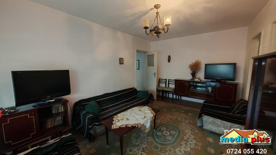 Apartament 3 camere semidecomandat, Micro 19 – str. Brăilei,
