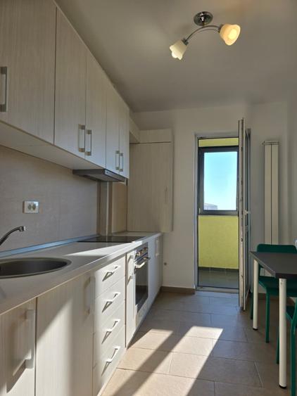 Apartament sptios Otopeni, parcul Unirii, utilat si mobilat. bloc cu lift