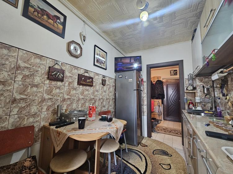 Apartament 2 camere-decomandat-zona Iuliu Maniu