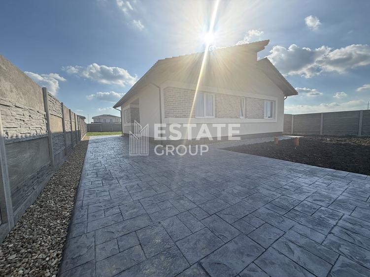 Casa individuala cu 4 camere in Mosnita Noua zona Castel comision 0%