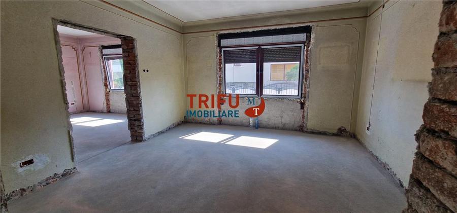 Casa 4 camere de vanzare zona Centru