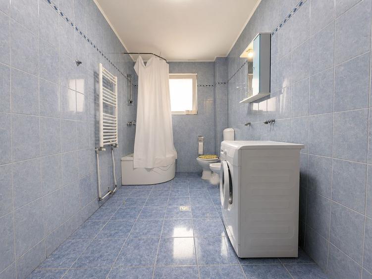 Apartament 3 camere, 74 mp + balcon, parter inalt, Gheorgheni