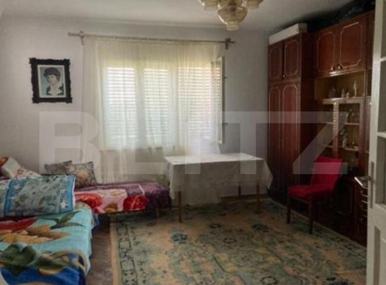 Casa de vanzare, cu 6 camere, 218,44 mp, zona Tasnad