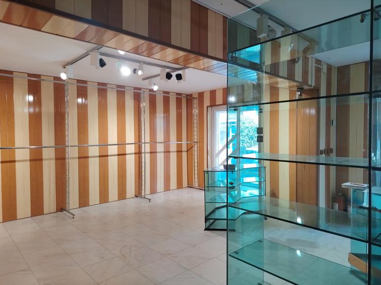 Spatiu comercial , zona centrala