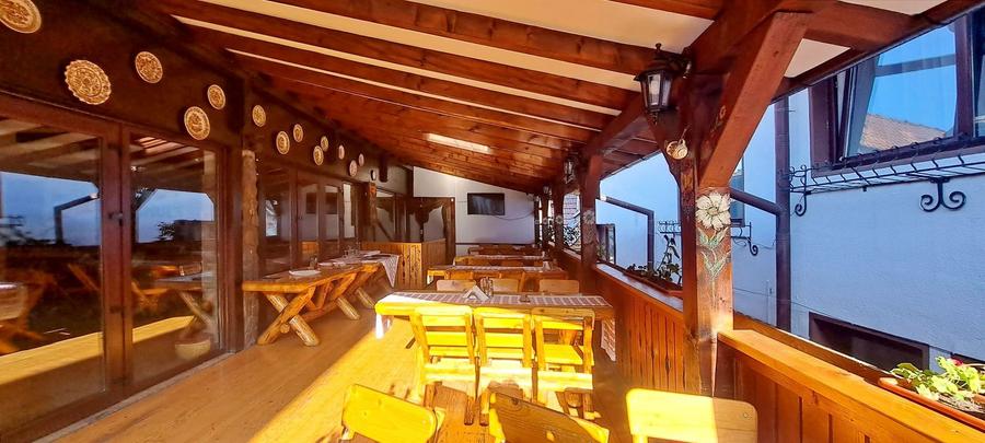Pensiune deosebita, locuri de cazare, restaurant, pizzerie si spatii comerciale
