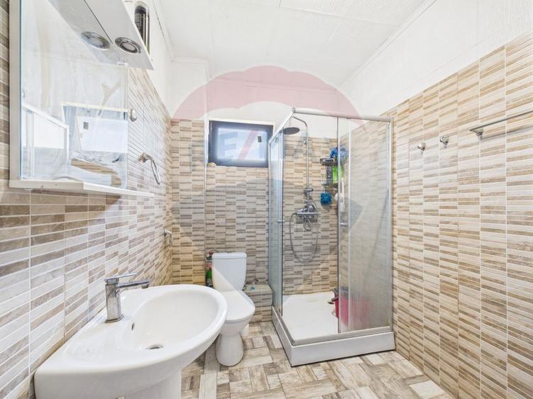 Casă cu 5 camere si 500mp Teren de vânzare în Buftea