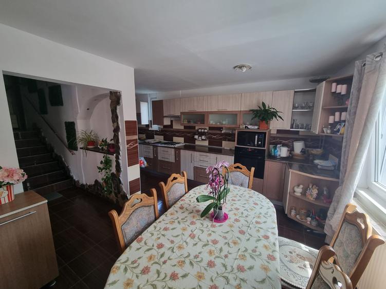 Casă individuală | 440 mp utili | P+E+M | Centru | 249.000 €