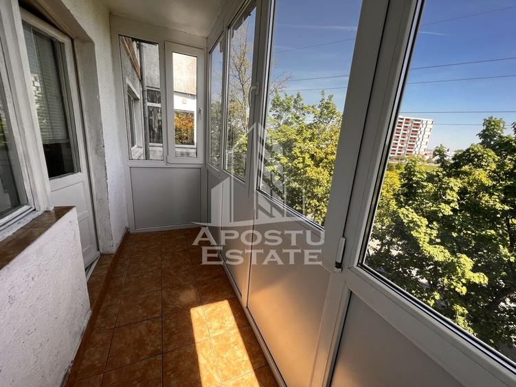 Apartament cu 3 camere, centrala proprie, zona Soarelui