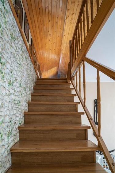 Casa individuala P+M , 5 dormitoare, 3 bai, 556 mp teren, Cernatu, Sacele